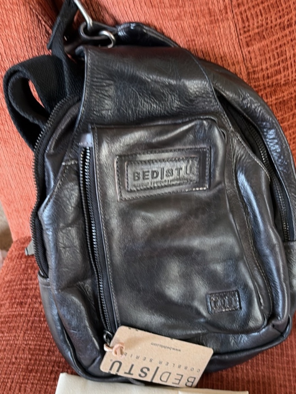 Bedstu Beau Sling Backpack